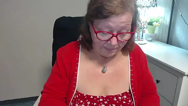 Adelewildx online show from September 18, 4:00 am