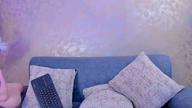 BellaMarieX online show from January 17, 11:45 pm