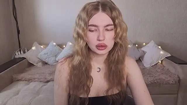 ViolettaLopez online show from June 6, 12:00 pm