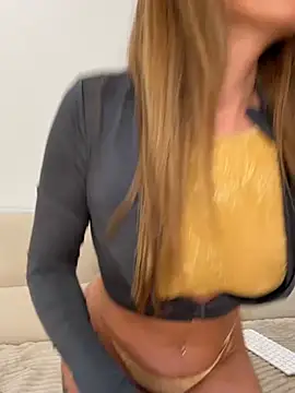 SweeetAlegra online show from April 4, 8:40 pm