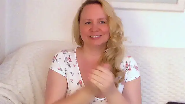 Sarah4you online show from October 1, 9:20 pm