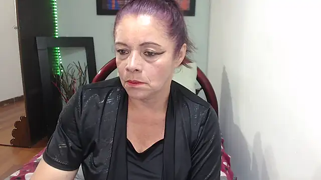 Snapshot of sexytitshot126 chatting on October 5, 10:37 pm sexytitshot126 online show from October 5, 10:37 pm