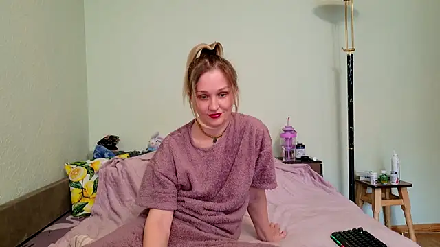 Hotty Evochka online show from April 14, 11:21 am