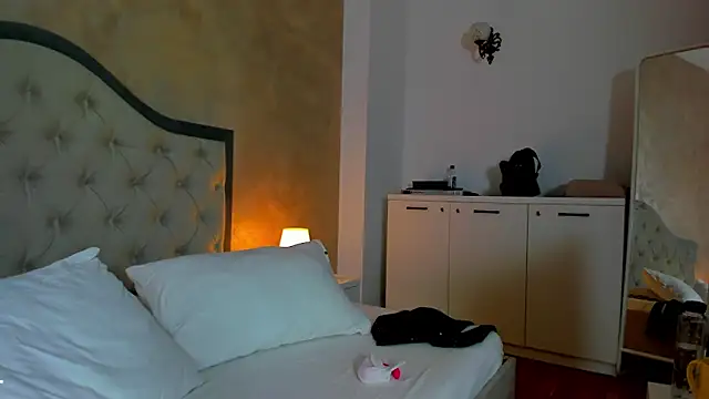 JennaMyers online show from February 19, 8:40 pm