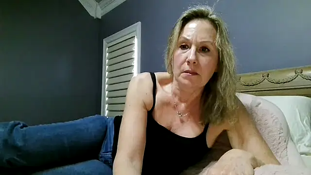 Lisaisluscious online show from April 18, 2:30 pm