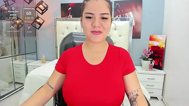 pearl weet online show from February 20, 6:20 pm