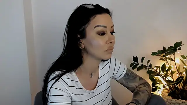 Xentthia online show from April 16, 2:17 pm