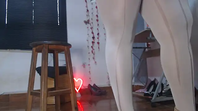 sharom smith1 online show from March 11, 1:58 pm