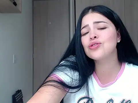 Aleska  Bell online show from September 8, 3:00 pm