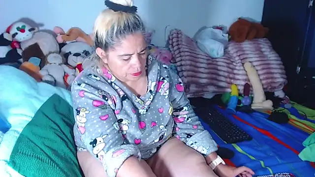 estrellita fugaz16x online show from June 11, 4:09 am