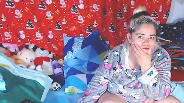 estrellita fugaz16x online show from February 3, 8:41 am