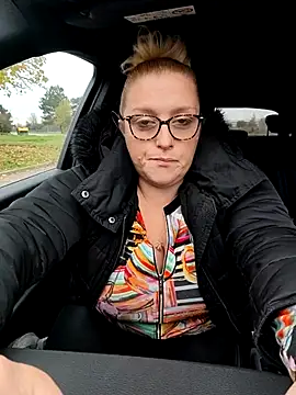 winniess40 online show from November 28, 9:45 am