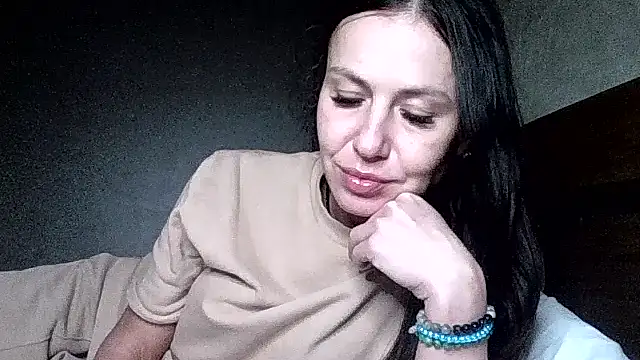 JulianaGold1 online show from April 15, 7:58 pm