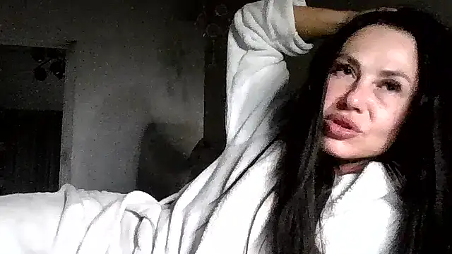 JulianaGold1 online show from June 6, 10:27 pm