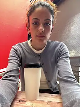 alana15 online show from April 11, 9:29 pm