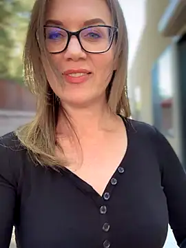 Snapshot of MaiseKnox chatting on October 15, 11:40 pm MaiseKnox online show from October 15, 11:40 pm