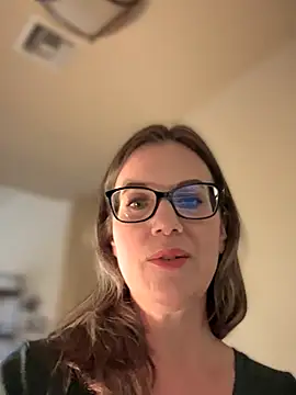 Snapshot of MaiseKnox chatting on October 8, 10:47 pm MaiseKnox online show from October 8, 10:47 pm