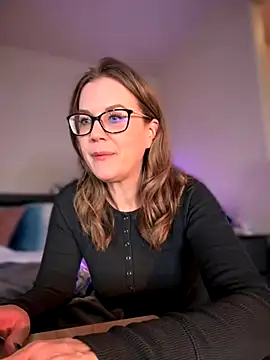 Snapshot of MaiseKnox chatting on October 7, 10:14 pm MaiseKnox online show from October 7, 10:14 pm