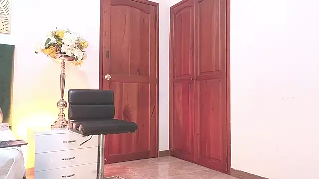 Snapshot of AGATHAA_WHITE chatting on October 9, 12:09 pm AGATHAA WHITE online show from October 9, 12:09 pm