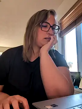 Canadian BBW online show from March 26, 9:05 pm