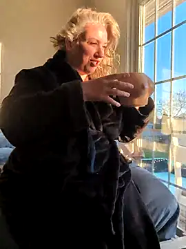 Canadian BBW online show from April 9, 2:00 pm