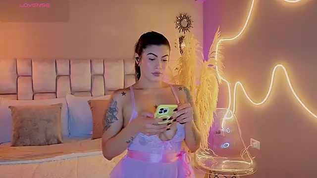 pamela reyes  online show from September 14, 3:10 pm