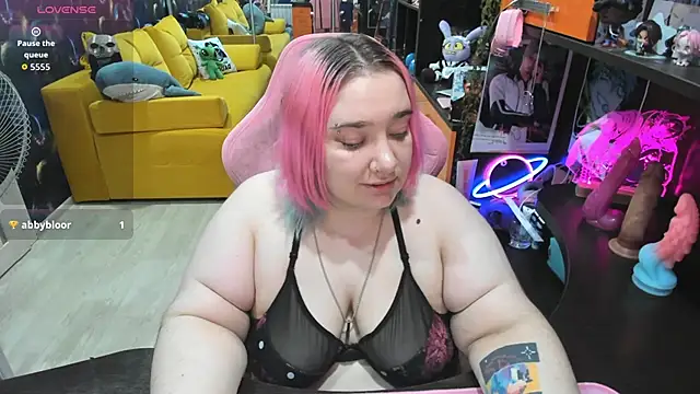 Softie Sofy online show from June 11, 2:53 am