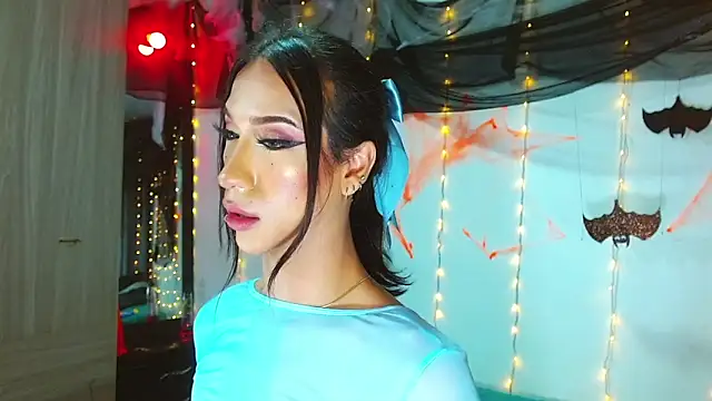 Kenisha Sweet online show from October 17, 11:30 pm