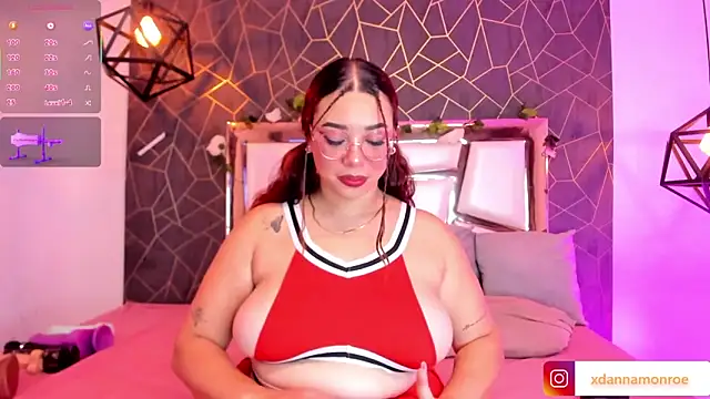 Snapshot of DanniaMonroee chatting on September 16, 1:13 am DanniaMonroee online show from September 16, 1:13 am