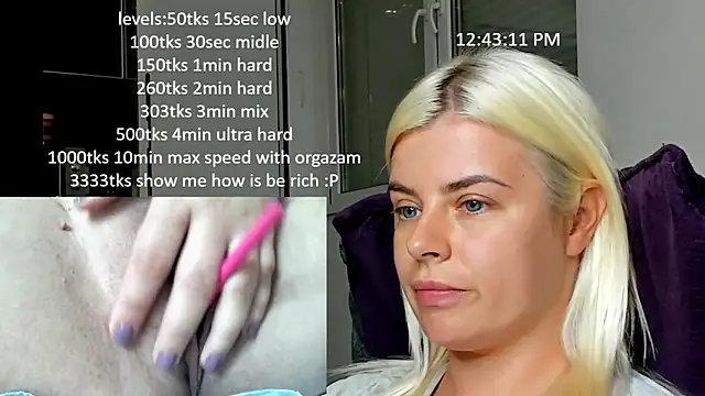 Snapshot of queenofthenighttt chatting on October 3, 10:42 am queenofthenighttt online show from October 3, 10:42 am