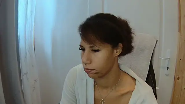 Snapshot of AaliyahHarris chatting on October 15, 12:52 pm AaliyahHarris online show from October 15, 12:52 pm