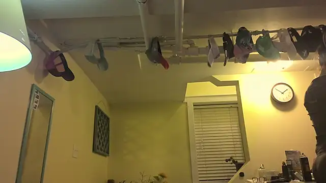 MaddisonX online show from December 1, 6:50 am