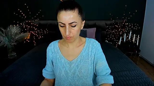 Rebecca Diamond online show from February 16, 6:46 am