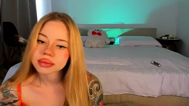 Snapshot of curchez_ chatting on October 2, 8:47 pm curchez online show from October 2, 8:47 pm