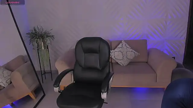 AbellaCroft online show from November 4, 12:54 pm