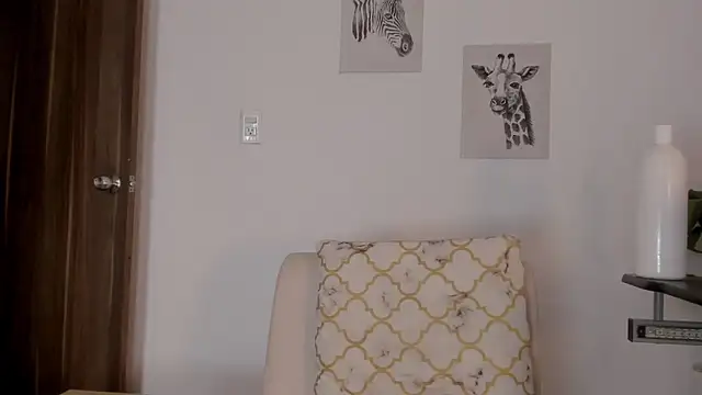 Hanna Risso online show from November 10, 5:52 pm