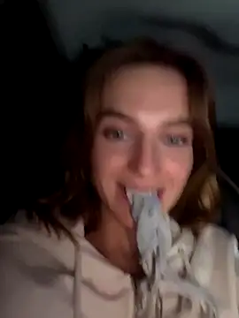 -AngelAri- online show from October 8, 9:19 pm