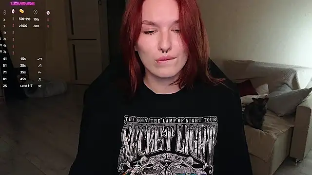 Snapshot of Val_lava chatting on October 2, 7:08 pm Val lava online show from October 2, 7:08 pm