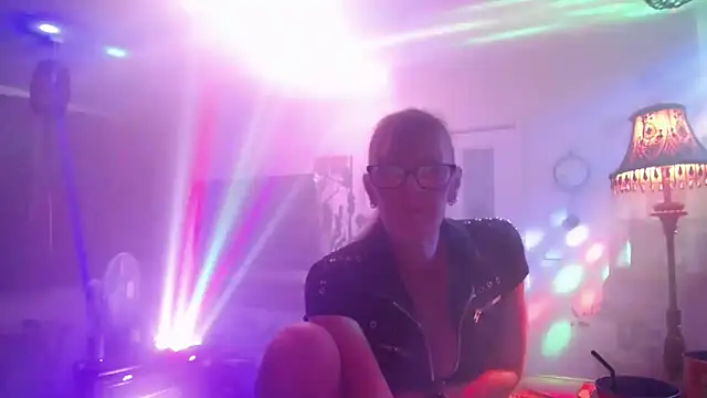 COUPLE4VOYEUR01 online show from September 20, 7:01 pm