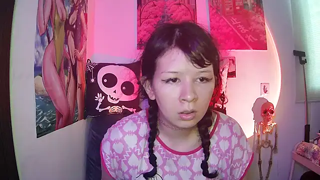 Snapshot of Haru_Queenn chatting on October 19, 10:01 pm Haru Queenn online show from October 19, 10:01 pm