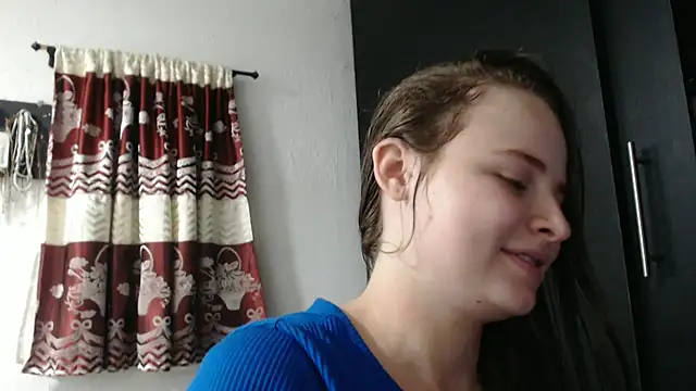 Snapshot of HellenMiyer1111 chatting on September 21, 7:23 pm HellenMiyer1111 online show from September 21, 7:23 pm