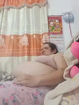 karlythothxh online show from August 7, 1:45 am