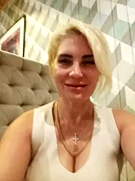 Snapshot of JennyOMay chatting on September 18, 4:44 am JennyOMay online show from September 18, 4:44 am