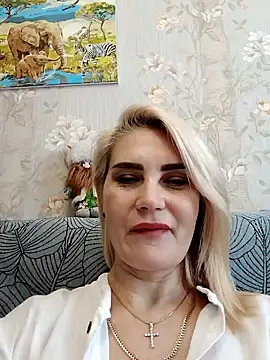 JennyOMay online show from November 11, 4:30 am