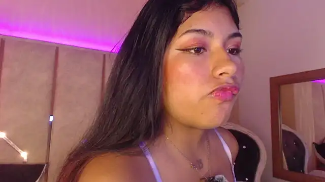 ChantalPetit online show from June 22, 4:37 pm