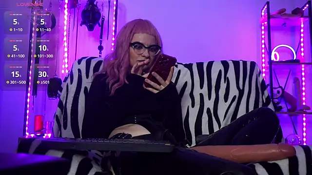Snapshot of CyberXGoddess chatting on September 17, 3:04 am CyberXGoddess online show from September 17, 3:04 am