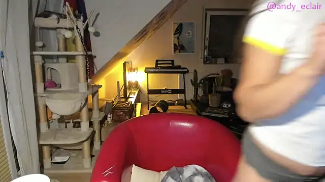 Snapshot of tinny_williams chatting on October 8, 4:28 am tinny williams online show from October 8, 4:28 am