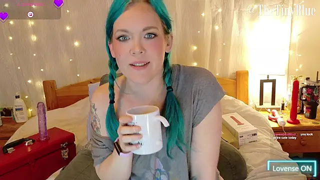 thetinyblue online show from November 25, 5:48 pm