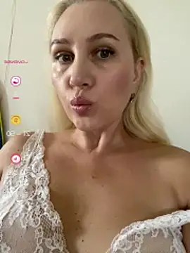 YourBlondee online show from July 12, 1:28 am