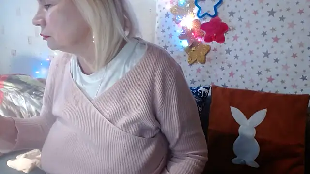 QueenLana online show from February 8, 1:48 pm